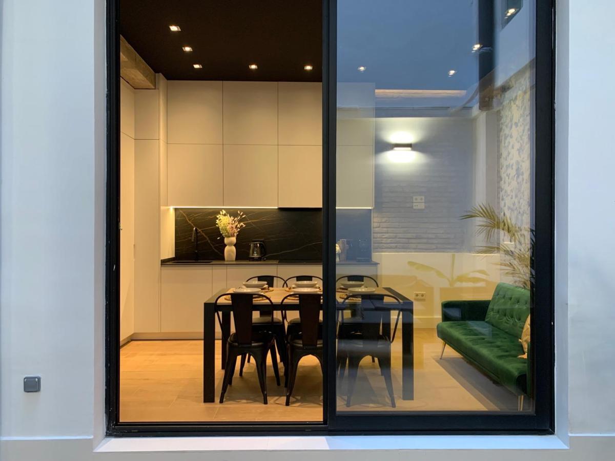 La Reina Beach Rooms 발렌시아 외부 사진