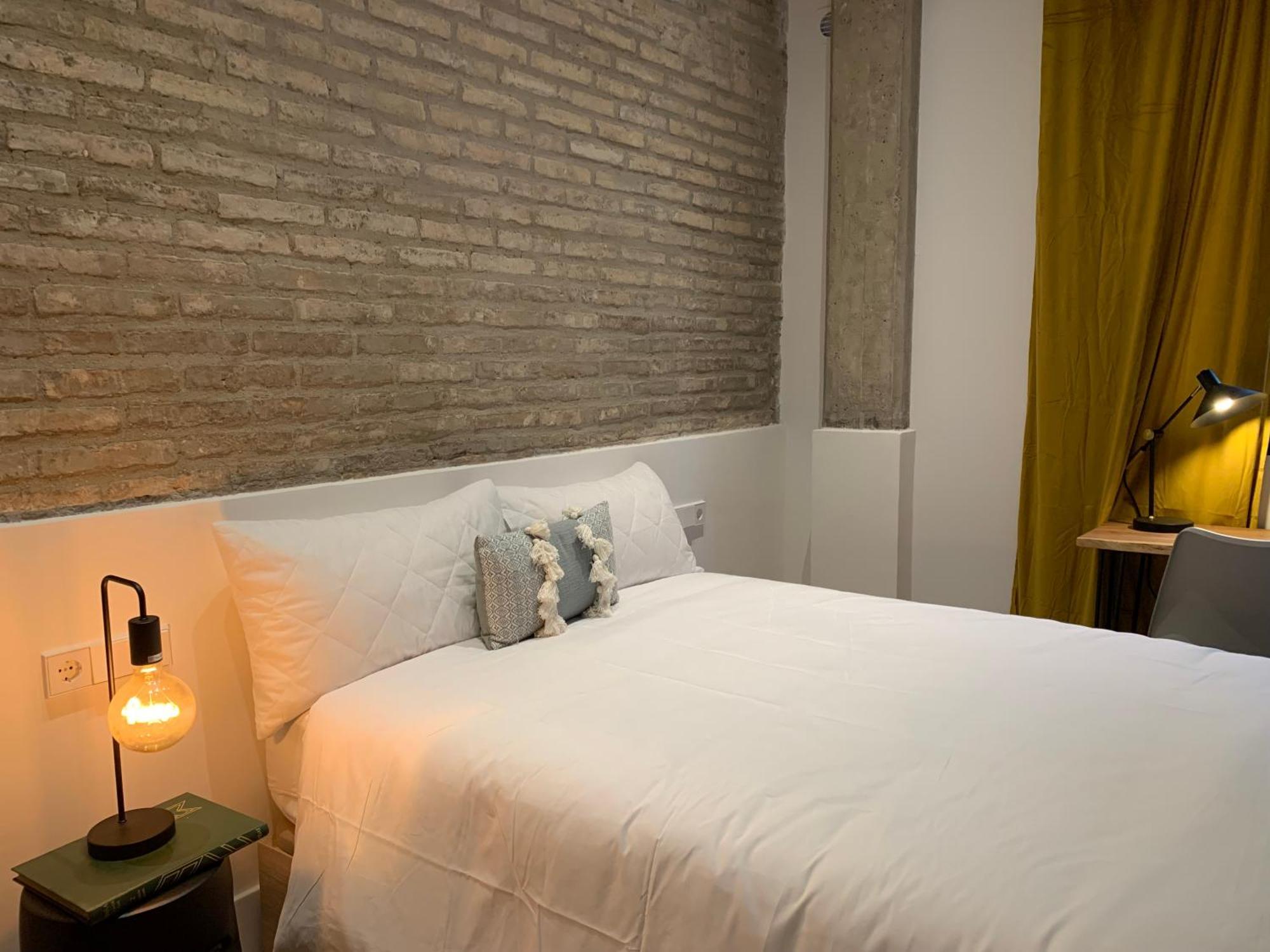La Reina Beach Rooms 발렌시아 외부 사진
