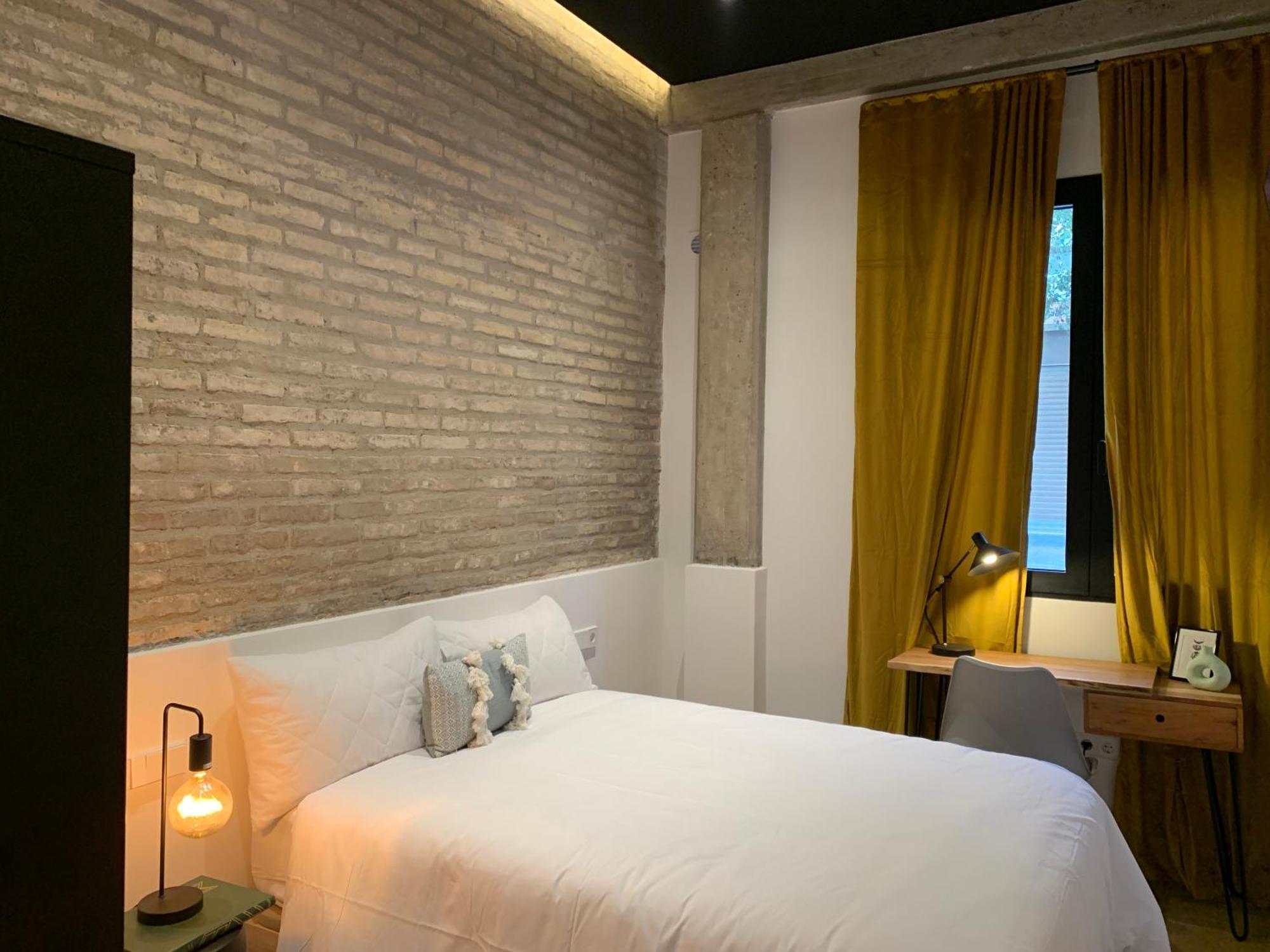 La Reina Beach Rooms 발렌시아 외부 사진
